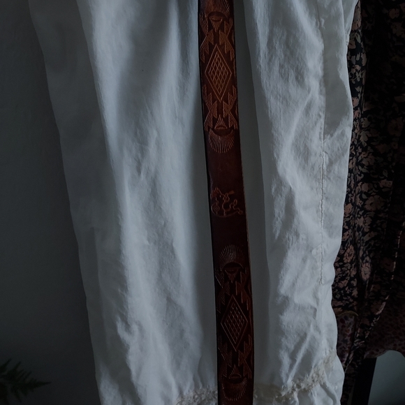 Super rad vintage hand leather stamped kokopelli belt. Very beautiful and rare! - Picture 2 of 8